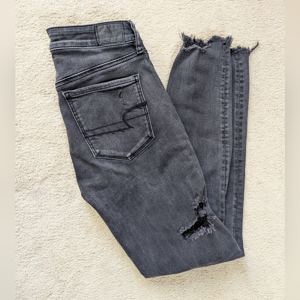 American Eagle Outfitters Gray Distressed Ankle Jeans Size 6 Regular